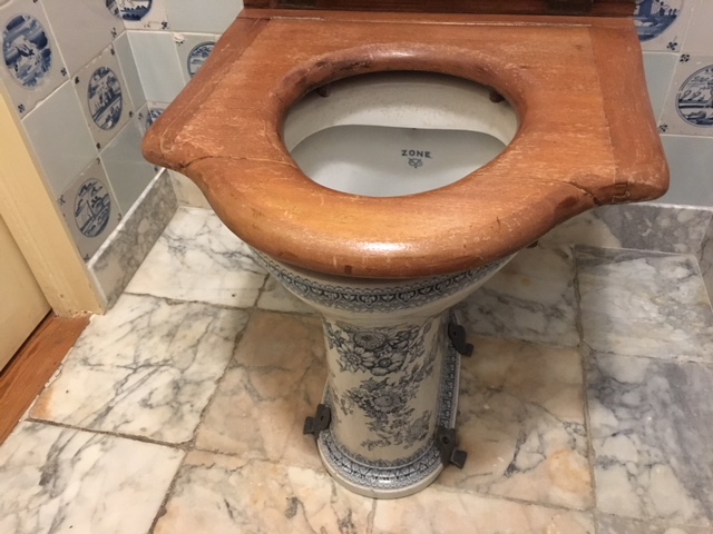 Delfts blauwe wc pot